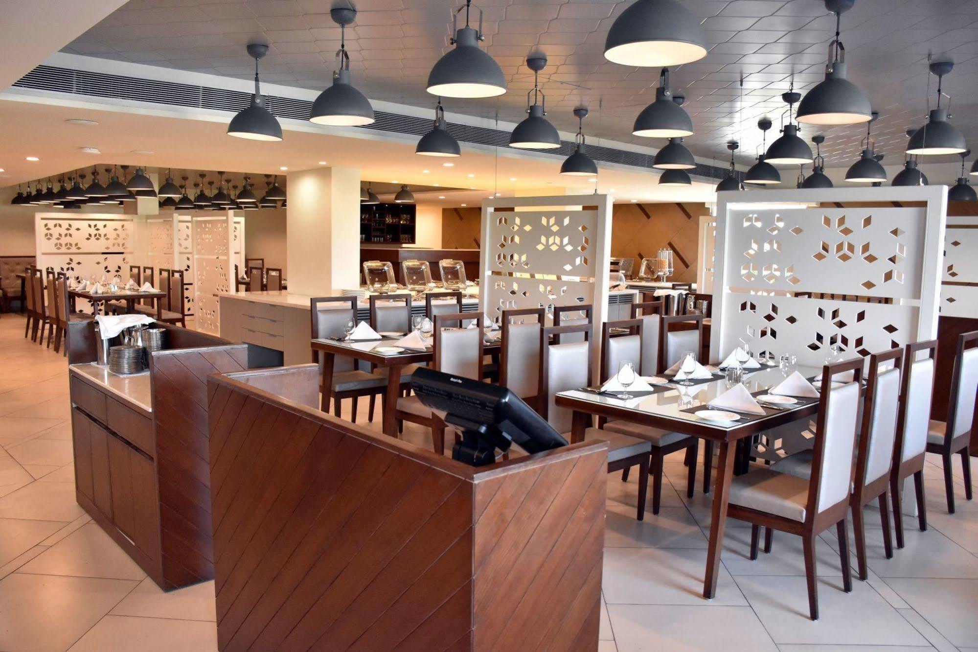 Comfort Inn Donil Vadodara Ngoại thất bức ảnh